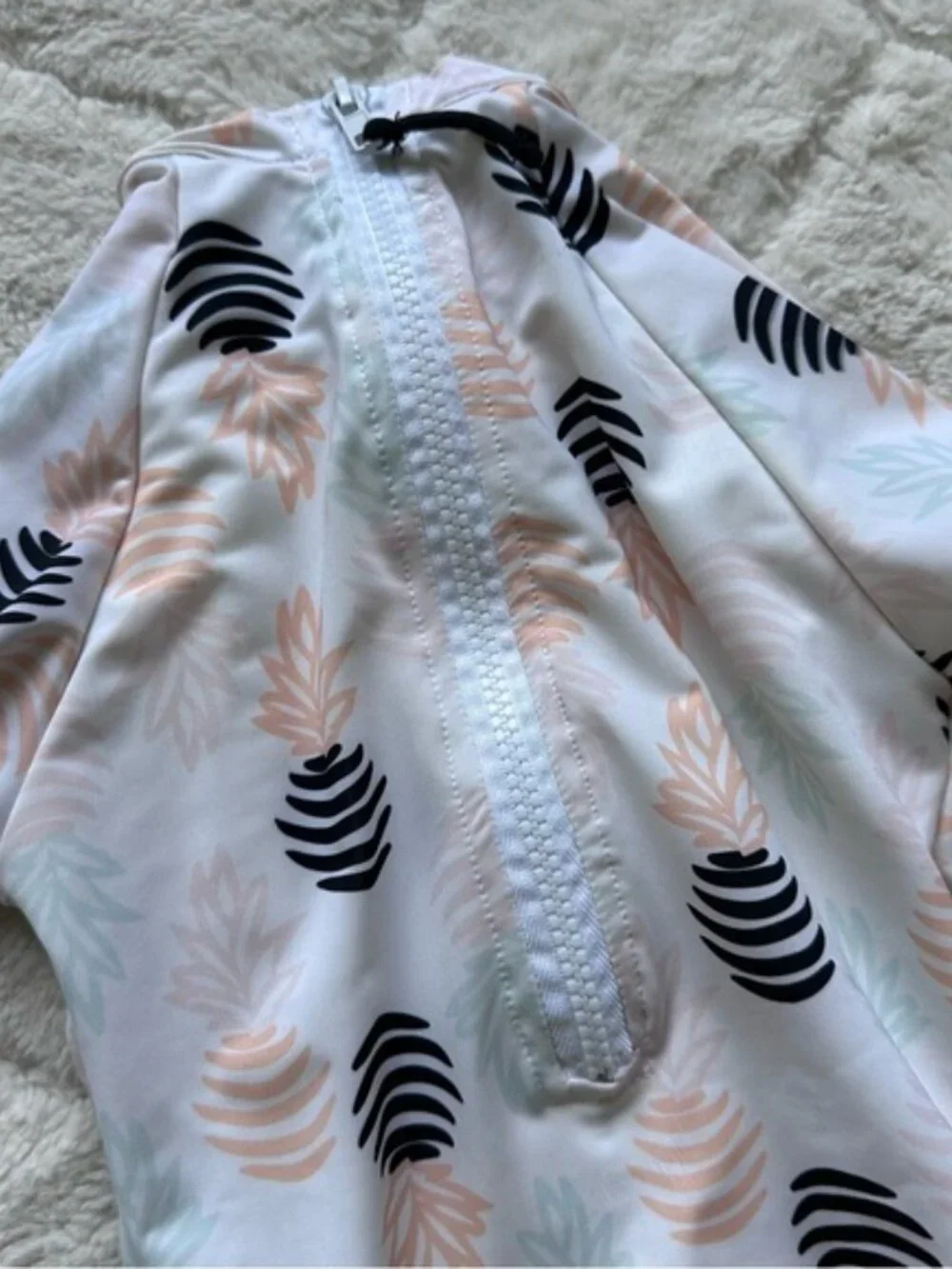 Dot Dot Smile | Long Sleeve Pineapple Rash Guard | Size 5/6